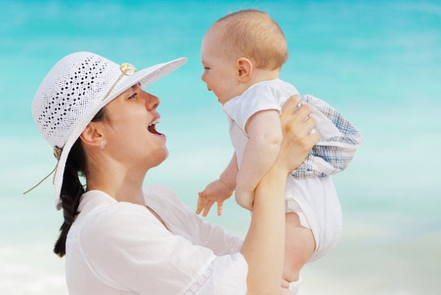 Singing to babies benefits mothers too, says research