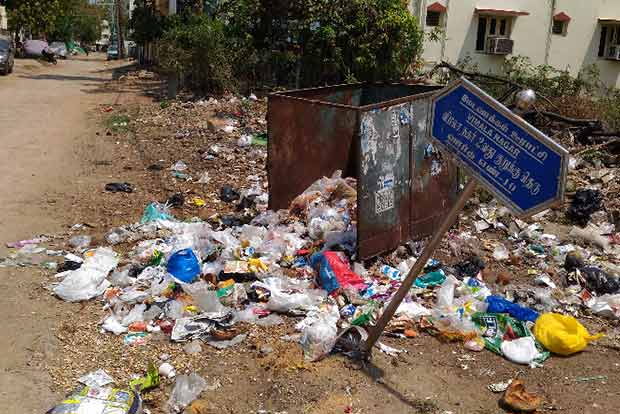 Medavakkam buried under heaps of garbage