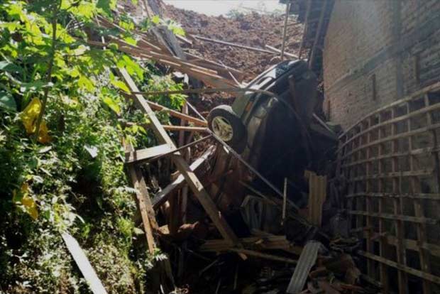 Many killed in Indonesia landslide