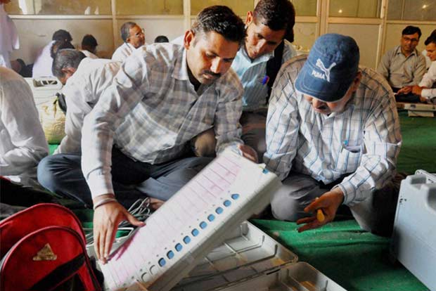 Show us your EVMs, will prove hacking charge: AAP to Election Commission