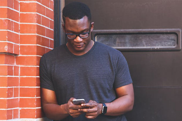 Social Network: Smartphone obsession may aggravate bad behaviour in kids