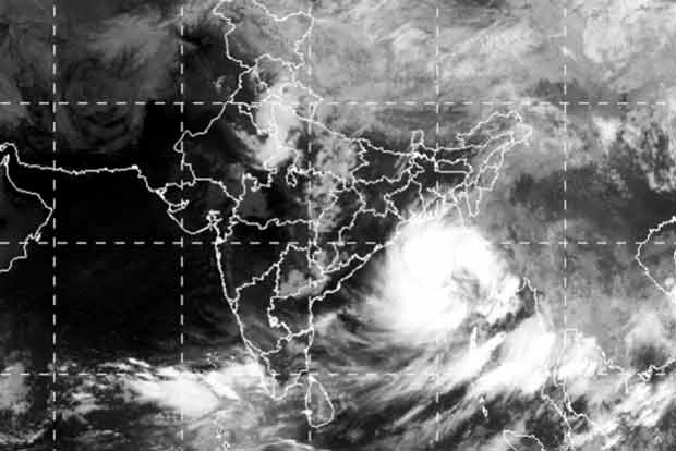 Cyclone Montha moves towards Andhra coast at 12 kmph