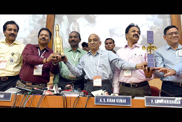 Proud scientists christen jumbo rocket as ‘Baahubali’
