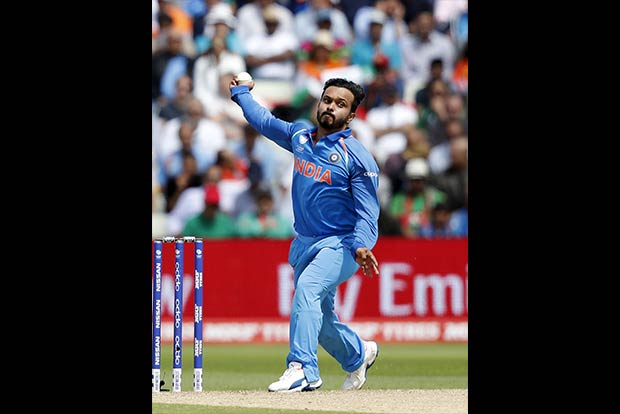 Kedar finds his bowling  cues in MS Dhoni’s eyes