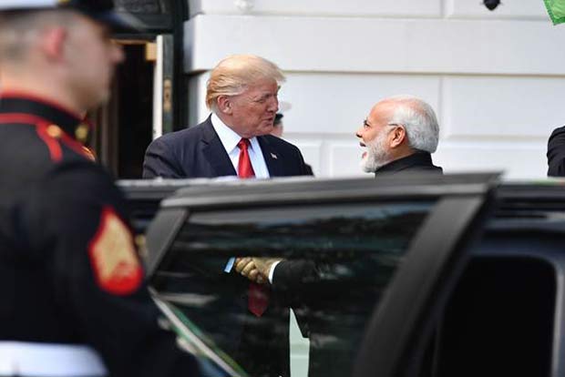 Videos of Modi-Trump meet go viral
