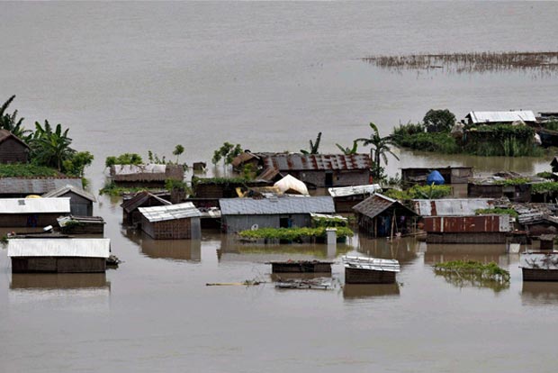 Over 3.9 lakh continue to reel under flood in Assam