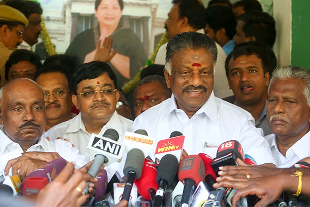 Signatures forged, O Panneerselvam men complain