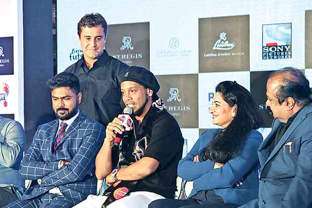 I love warmth of India: Ronaldinho on Premier Futsal