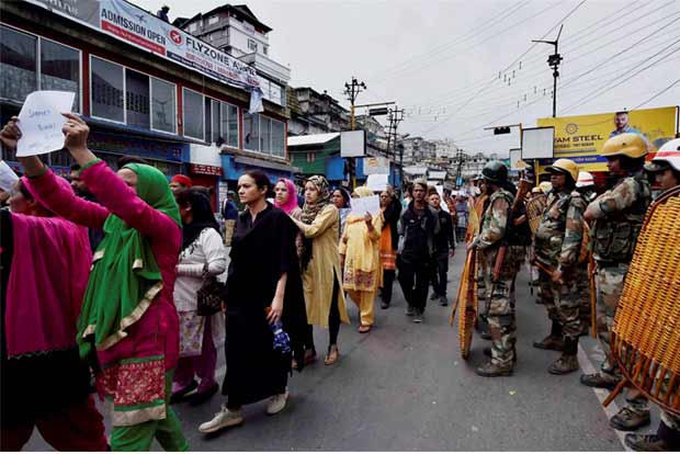 Hills parties take out rallies, criticise Centre