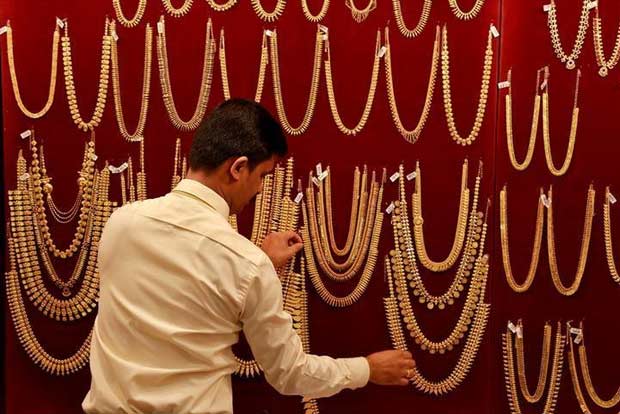 India gold discounts widen as South Korea imports add to supply