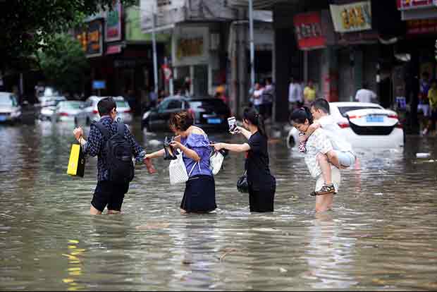 Toll rises to 16 in typhoon hits Macau