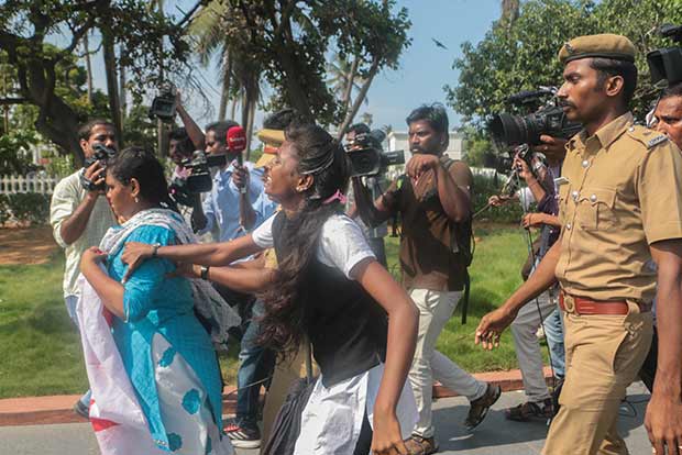 Students stage flash protest at Jayalalithaa mausoleum against NEET