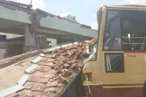 5 killed as bus stand collapses in Coimbatore