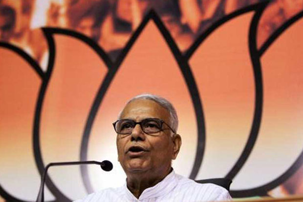 Yashwant Sinha targets Jaitley, government rebuts criticism, Congress takes on Centre