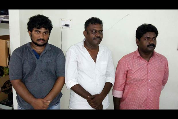 3 try to sell iron as iridium, cheat trader of Rs 80 lakh