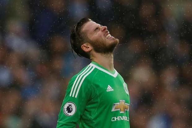 Huddersfield stun Manchester United