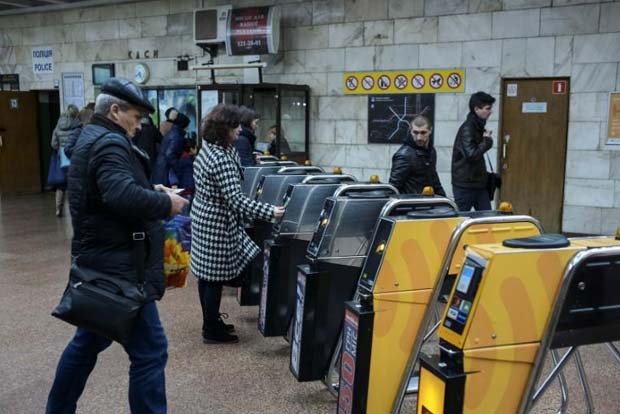 New cyber attacks hit airport, metro in Ukraine