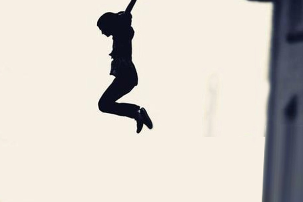 Dindigul woman dies after jumping into well Dindigul woman dies after jumping into well