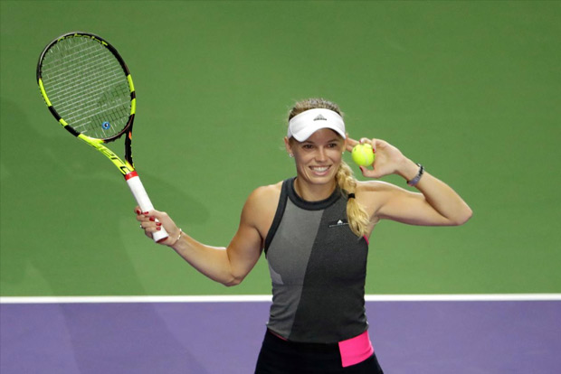 Wozniacki fends off Pliskova to reach Singapore final