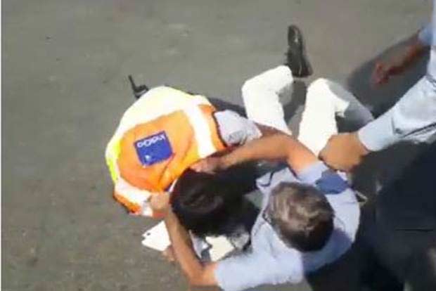 Passenger scuffle: Aviation Minister Ashok Gajapathi Raju says fisticuffs not acceptable; IndiGo admits fault
