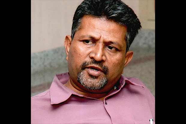 Governor should remain advisor, not an administrator
