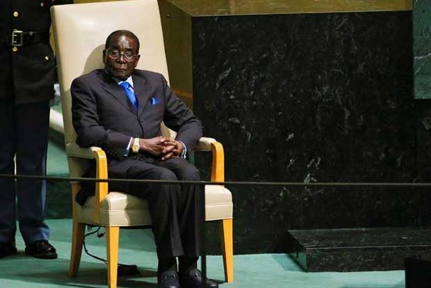 Zimbabwes Mugabe cried when he agreed to step down: Report