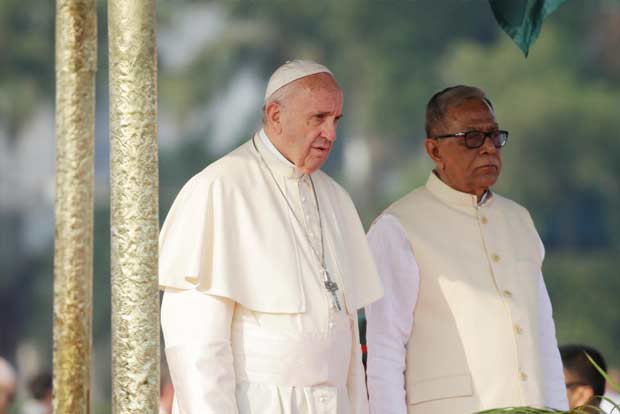 Pope urges decisive measures for Myanmar refugees, avoids Rohingya
