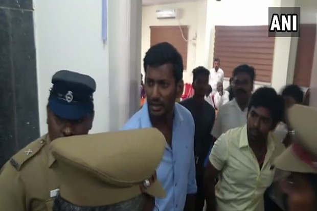Nominations of actor Vishal, Jayalalithaas niece Deepa rejected