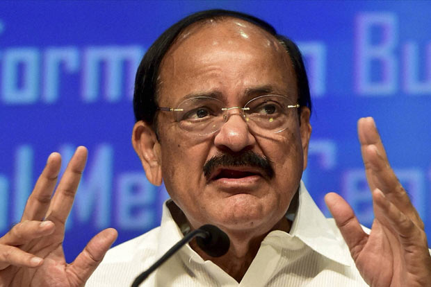 Dont politicise farmers suicides: Naidu