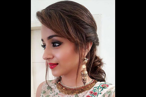 Make your eyes standout this festive season
