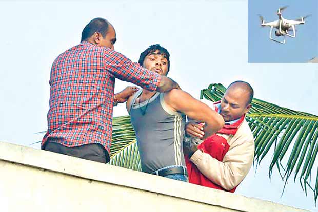 Cops use helicam to nab gang of ATM thieves