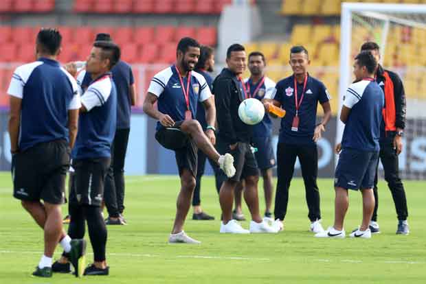 Battle of blues at Bengaluru