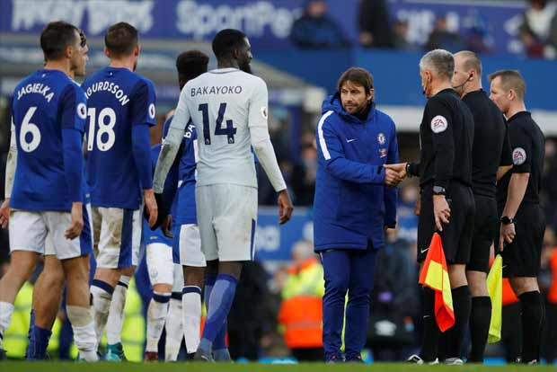 Everton hold out for 0-0 draw at home to Chelsea