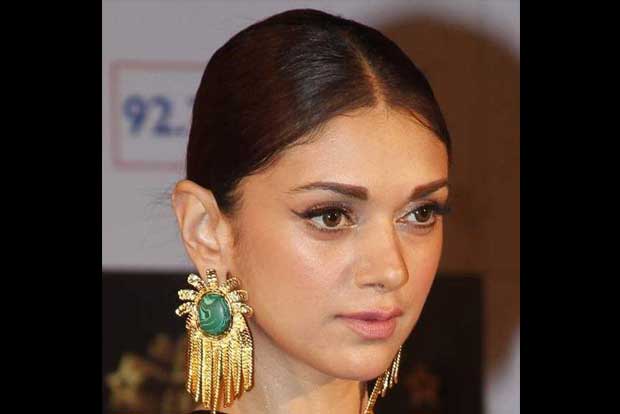 Pearls, statement jewellery to be hot trends this year