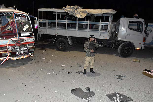Seven killed, 23 injured in Pakistan blast aimed at police truck