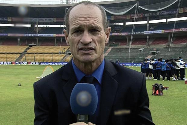India must take the blows: Wessels