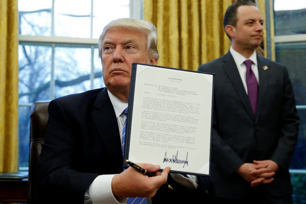 US President Trump steps to forefront of anti-abortion movement